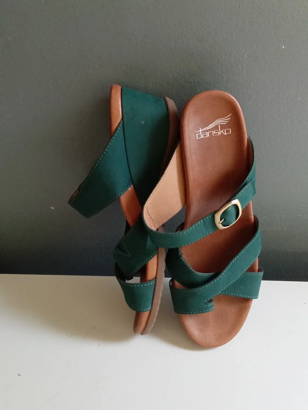 Dansko Green Leather Wedge Sandals Strappy Buckle Toe Loop Shoes EU 40 US 9.5-10